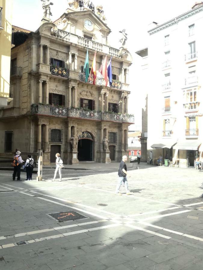 Balcon Curva De Estafeta - Centro Appartement Pamplona Buitenkant foto