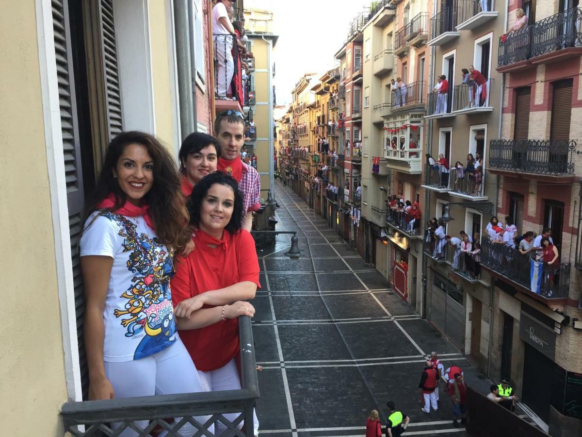 Balcon Curva De Estafeta - Centro Appartement Pamplona Buitenkant foto